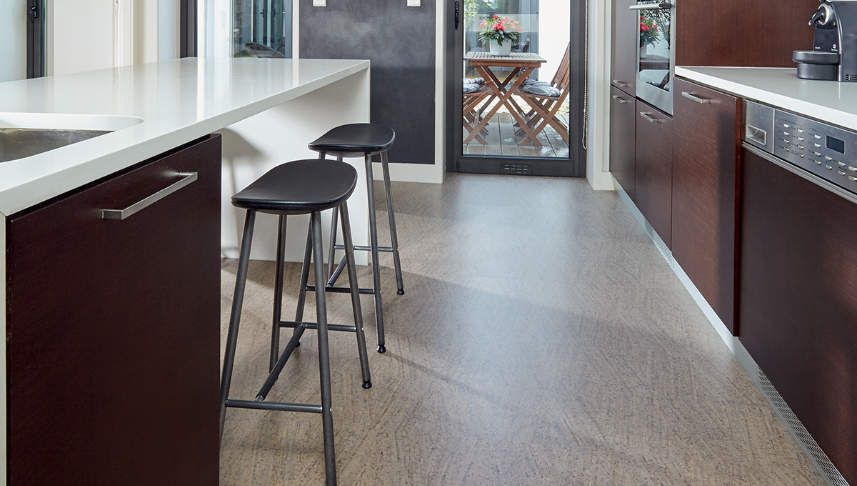 實(shí)木復(fù)合地板得高品牌打造寒冬暖窩家居？ 5