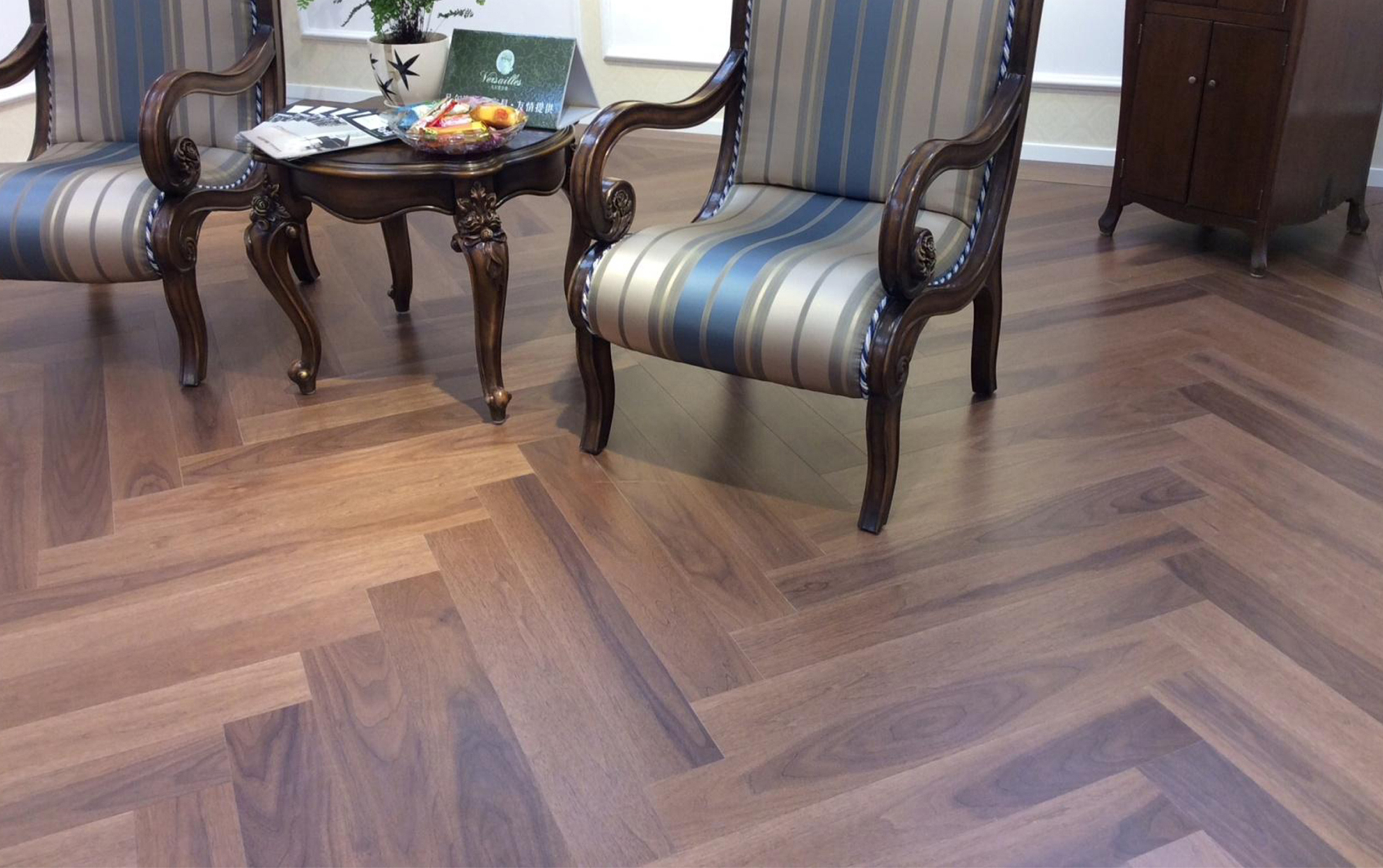 得高進(jìn)口地板，塑造精致家居生活 2