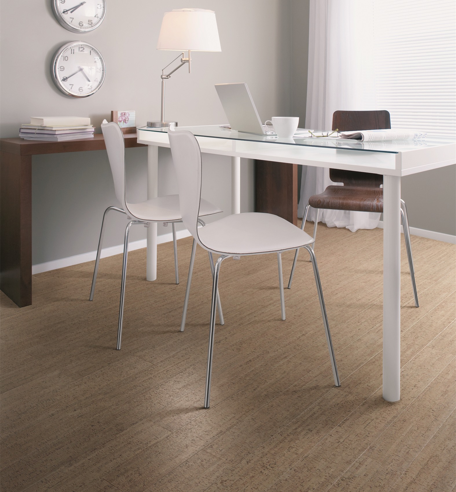 選購(gòu)優(yōu)質(zhì)實(shí)用的軟木地板需要注意什么？